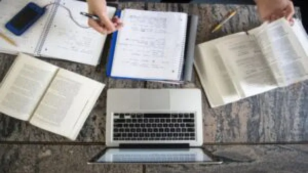 التعليم السعودية تقرر: الدراسة مستمرة في رمضان وتعلن مواعيد الدوام الرسمي الجديدة.