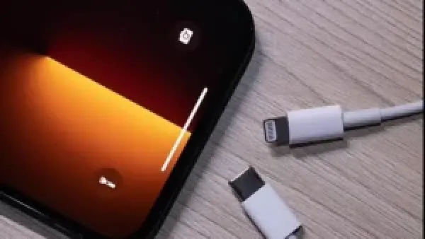 شاحن الهاتف الموصول باستمرار يرفع من مخاطر تلف البطارية ويؤثر على أداء الجهاز