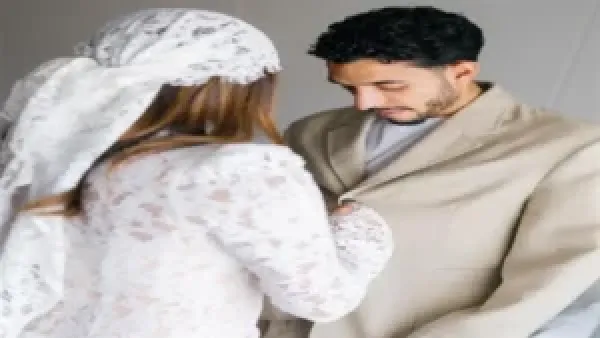 خطوبة عمر مرموش وجيلان الجباس تعكس لحظة خاصة بين نجم كرة القدم وحياته الشخصية