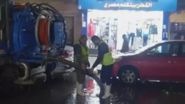 كارثة الأمطار تهدد القاهرة وفرق الطوارئ تتصدى للفيضانات في المناطق الأكثر تضررًا