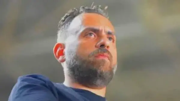 أزمة مالية طاحنة.. جون إدوارد يكشف كواليس الوعود الضائعة داخل نادي الزمالك