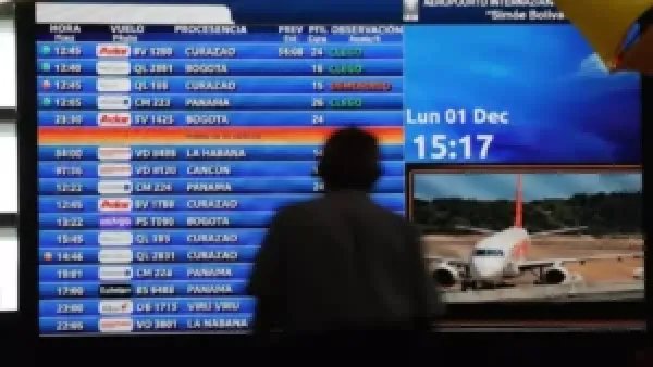 مادورو يحشد 15 ألف جندي على الحدود بينما الولايات المتحدة تنشر حاملة طائرات كرد فعل عسكري