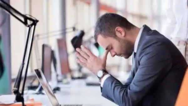 تفسير رؤية المدير في المنام للعزباء يبرز تحذيرًا هامًا يتعلق بحالتها النفسية والاجتماعية