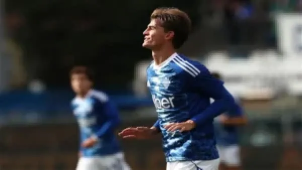 موقف فابريجاس من عودة نيكو باز إلى ريال مدريد في يناير يحدد مستقبل اللاعب في النادي