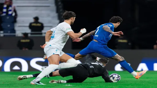 Al-Hilal vs Al-Fateh.. موعد مباراة الهلال ضد الفتح في ربع نهائي كأس الملك السعودي 2024 - 2025 والقنوات الناقلة