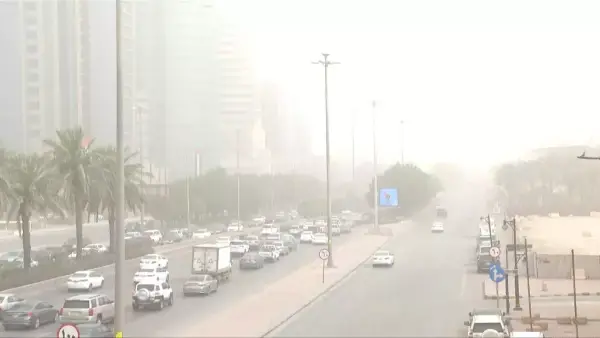 رؤية منعدمة.. عاصفة ترابية تضرب مناطق واسعة في السعودية وتحذيرات عاجلة للسائقين