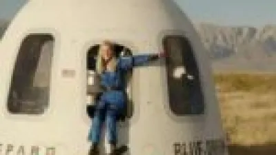 ميكايلا بنتهاوس: أول رائدة فضاء على كرسي متحرك تحلق في رحلة فضائية عالية الارتفاع