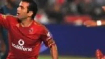 29 بطولة تاريخية.. رصيد عماد متعب مع الأهلي في ذكرى الهاتريك الأخير