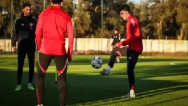 زيزو يشارك أطفال مغاربة تدريبات الأهلي ويبرز مهاراتهم في فيديو تدريبي