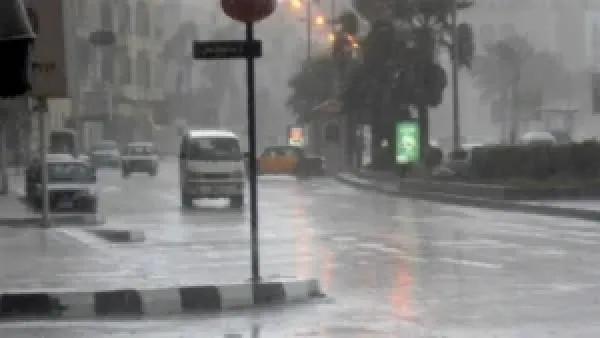 انخفاض درجات الحرارة مع استمرار سقوط الأمطار الرعدية على كافة محافظات مصر اليوم