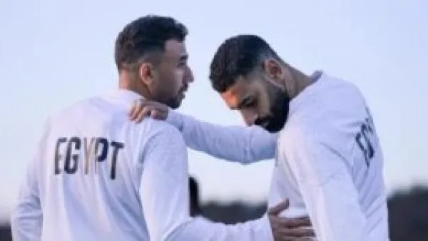 المنتخب يتغنى بـ محمد صلاح وتريزيجيه: دور على الحلوين أصل الصاحب ساحب