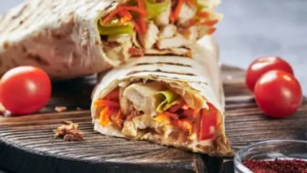 السر في التتبيلة... طريقة عمل شاورما الفراخ في المنزل بالخلطة السرية