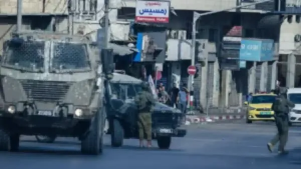 دهس متطرفون إسرائيليون شابًا فلسطينيًا في نابلس وفروا من المكان دون محاسبة