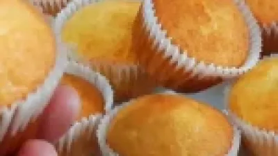 كتير في السوق اعملي كب كيك البرتقال للعيال حلو و بسيط ودفيهم في الشتا