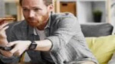 أبراج تفضل البقاء في البيت وتجد الراحة في هدوء أجوائها بعيدًا عن ضوضاء الخروج والاحتفالات الاجتماعية