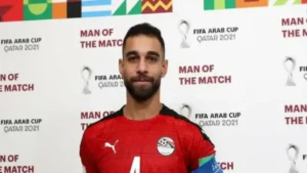 عمرو السولية يضيع ركلة جزاء حاسمة ضد الكويت بكأس العرب ويقلص فرص الفريق في التأهل