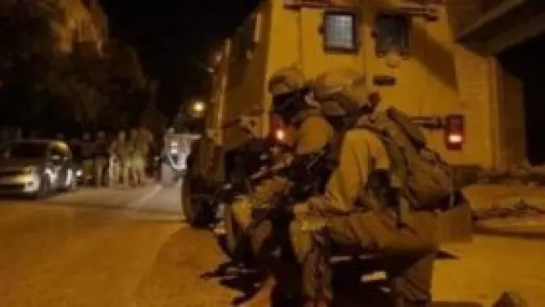 اقتحام مدينة قلقيلية.. رصاص الاحتلال يصيب شاباً فلسطينياً خلال مواجهات عنيفة