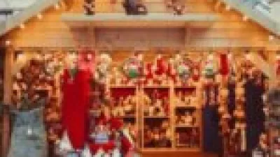 تراجع بنسبة 50%.. الركود يضرب مبيعات الكريسماس في الأسواق وسط غياب المشترين