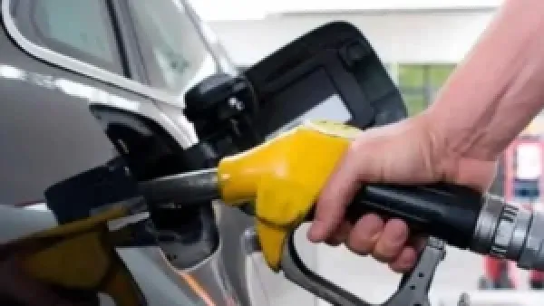 سعر السولار والبنزين اليوم الثلاثاء 16 ديسمبر 2025 يحدد تكاليف النقل والاستهلاك المحلي