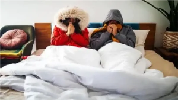 تدفئة المنزل في الشتاء بأقل التكاليف: 5 حلول اقتصادية فعالة للحد من تسرب الهواء البارد