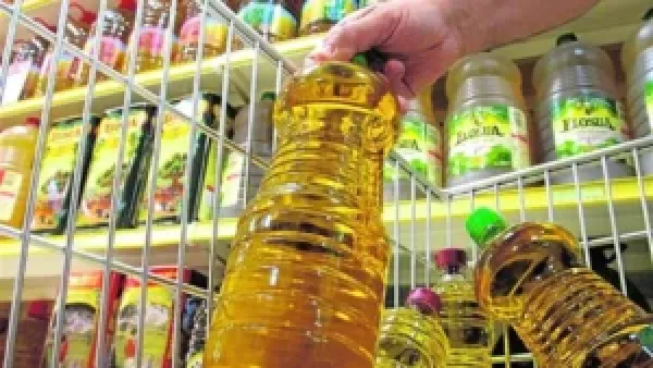 أسعار الزيت تستمر في الارتفاع لليوم الرابع على التوالي وتأثيرها على المستهلكين والأسواق