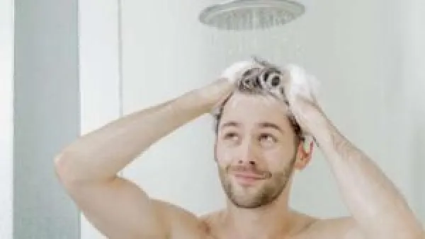 مخاطر صحية.. لماذا يحذر الأطباء من الاستحمام بالماء البارد في الشتاء؟