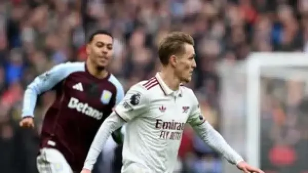 أستون فيلا يهزم أرسنال بهدف قاتل ويحقق ثلاث نقاط حاسمة في البريميرليج