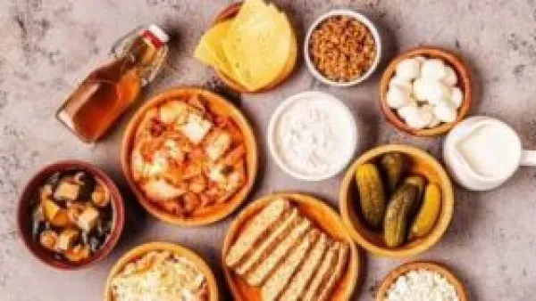 قائمة الأطعمة التي تفاقم اضطرابات المعدة.. تجنبها لتشعر بتحسن فوري.