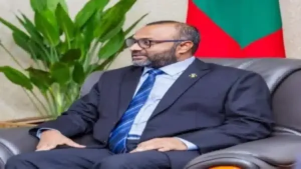 وزير المالديف يوضح دور التعليم في تحويل حياة آلاف الطلاب وتحقيق نجاحهم