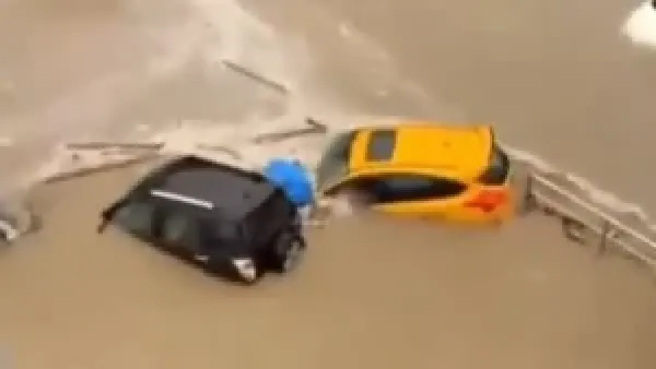 السيول تغمر عدة أحياء بالعاصمة الجزائرية وتقطع الطرق الحيوية