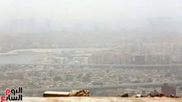 الصغرى 9 درجات.. تحذيرات من انخفاض مفيد للحرارة وشبورة كثيفة بالقاهرة والمحافظات