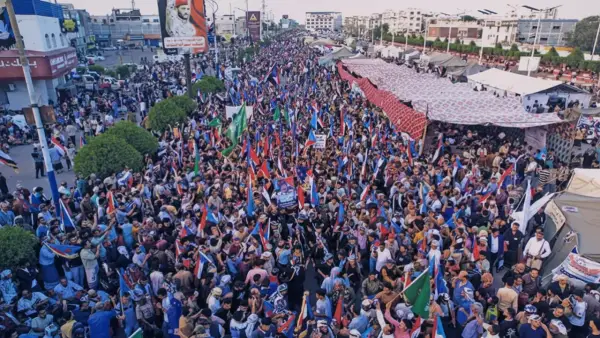 انشقاق 6 وزراء.. تقلبات مفاجئة تعصف بالحكومة اليمنية بعد إعلان الولاء للانتقالي