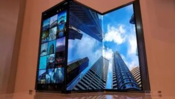 سامسونج تراهن على هاتف Galaxy ثلاثي الطي لشاشة تضاهي الأجهزة اللوحية