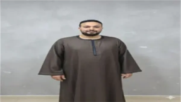 تزايد الطلب على تصميم الجلابية الصعيدي يشل حركة الصانعين بطول قوائم الانتظار في مصر