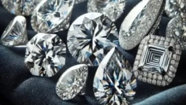 عوامل تسعير الألماس عالميًا ومحليًا: 10 عناصر تؤثر على القيمة السوقية