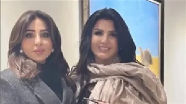 منى الشاذلي تنفي وجود ابنة لها بعد تداول صورة مزيفة تجمعها برابعة الزيات