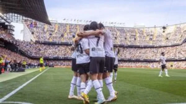  الدوري الإسباني 2025-2026: مواجهة فالنسيا وليفانتي تتعادل 0-0