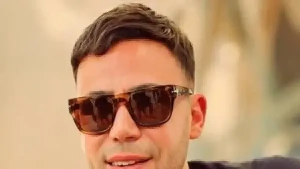 محمد إمام ينعى وفاة عمته ويحث جمهوره على الدعاء لها