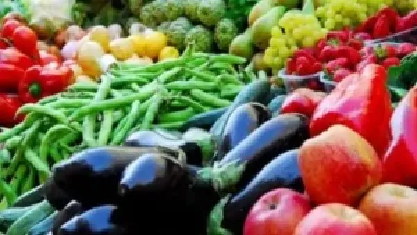 أسواق أسيوط تسجل استقرارًا في أسعار الفاكهة والخضراوات السبت 13-12-2025