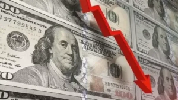 انهيار الدولار 5 قروش صباح الأحد يعكس ضغوط اقتصادية متصاعدة وتأثيرها على الأسواق