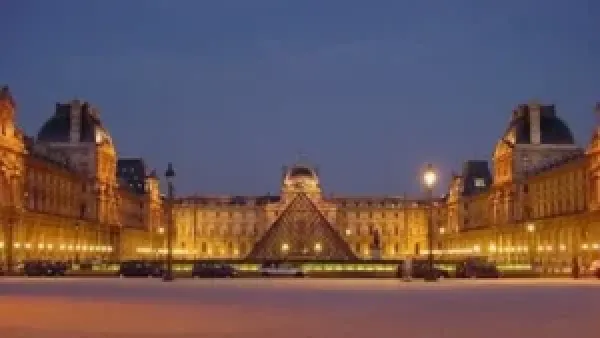 تسرب مياه في متحف اللوفر يتلف 400 كتاب نادر بقسم الآثار المصرية ويهدد تراث المتحف