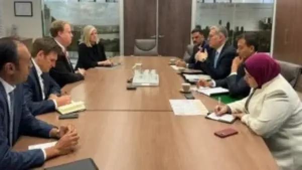 زار وزير البترول بيرث الأسترالية لتعزيز فرص الاستثمار في قطاع الطاقة