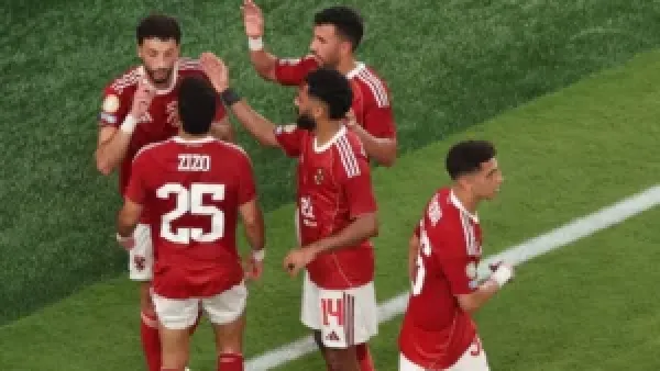 "الملعب مولع! تعرف على موعد مباراة العراق والسودان وأسماء المعلقين اللي هينقلك كل لحظة مباشرة!"