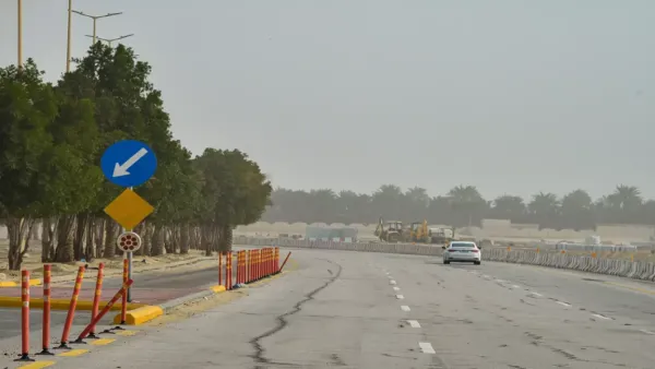 تحذير لـ 13 مدينة.. عاصفة ترابية بالشرقية تُقلص مستوى الرؤية إلى كيلومتر واحد فقط