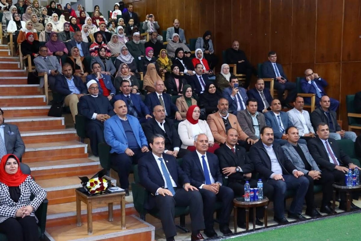 محافظ دمياط يشهد الحفل الختامى لمبادرة بداية جديدة