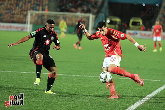 امام عاشور وجانب من مباراة الاهلي وأورلاندو امام عاشور وجانب من مباراة الاهلي وأورلاندو
