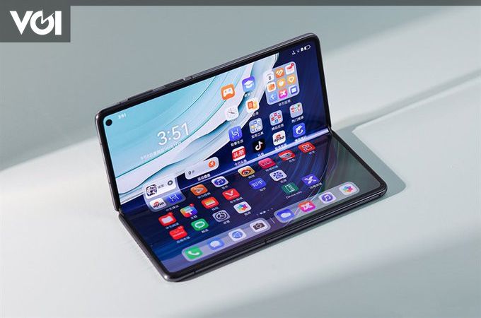 آيفون القابل للطي يطمس الفارق مع آيباد ميني بشاشة 7.95 بوصة وتصميم محافظ