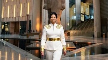 أم كلثوم بالبدلة الفرعونية تتصدر مشاهد احتفالات المتحف الكبير