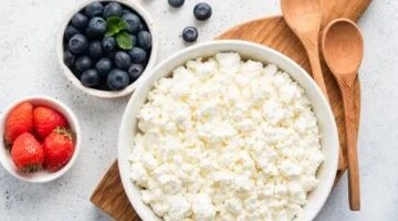 الجبن القريش قبل النوم كيف يترجم بروتينه بطيء الهضم إلى