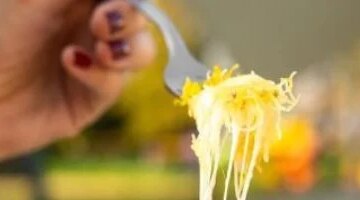 الكنافة بالجبنة بقوامها الذهبي ومطّة الجبن المثالية وصفة سريعة تنجح